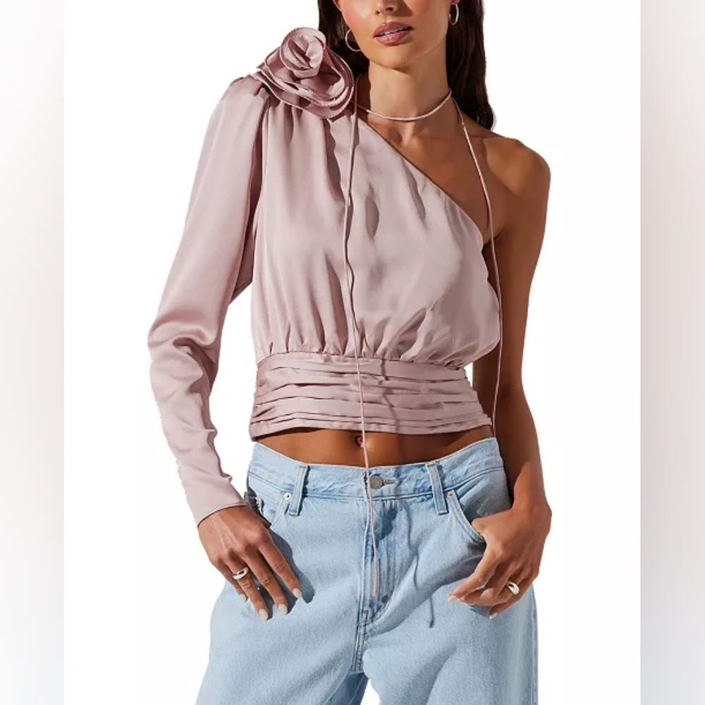 🌻ASTR The Label One Shoulder Blouse